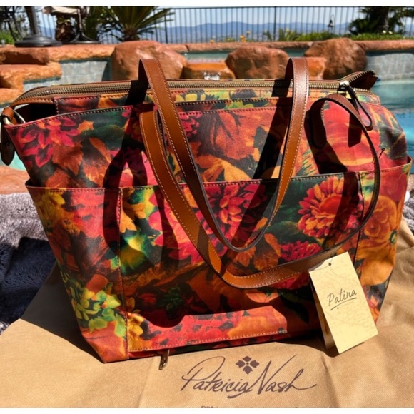 Gorgeous Patricia Nash SORLANA Floral Travel Tote Multi Print New with Tags - Picture 4 of 10